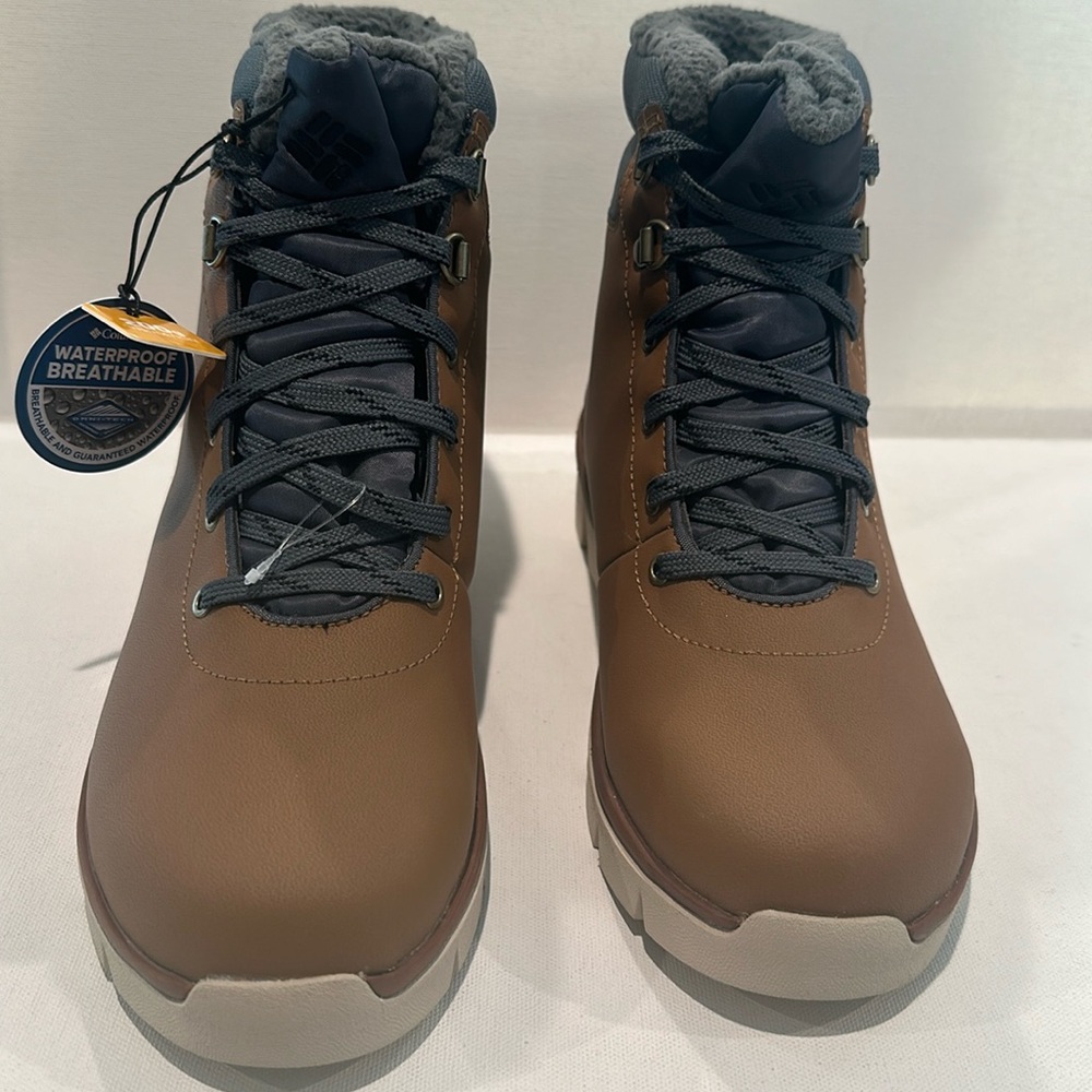Columbia Waterproof, Insulated, Breathable Ankle High Boots with Laceup.
